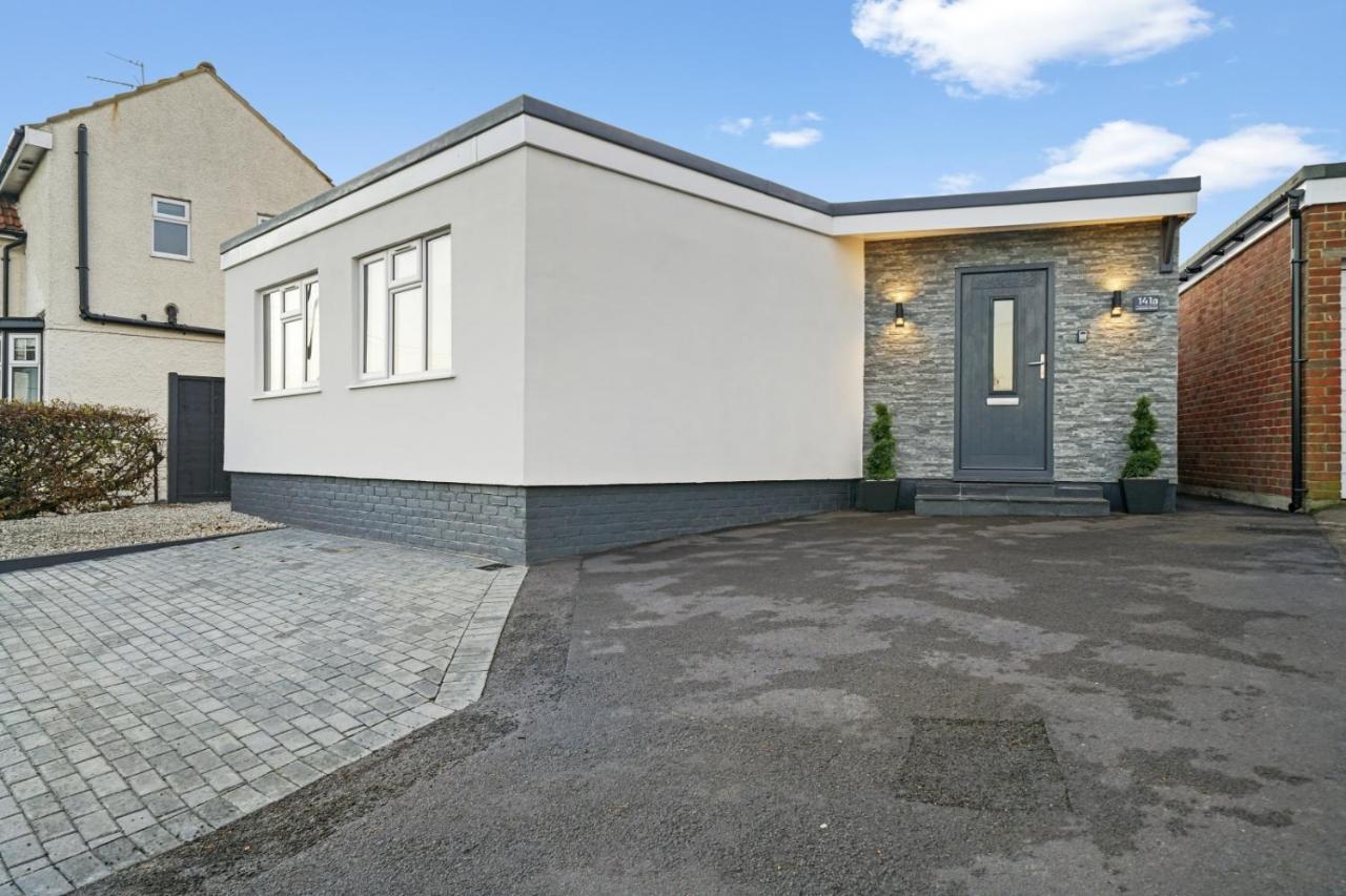 Modern Bungalow In Maidstone Sleeps 5 With Free Parking المظهر الخارجي الصورة